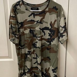 Long fit camo scalloped t-shirt